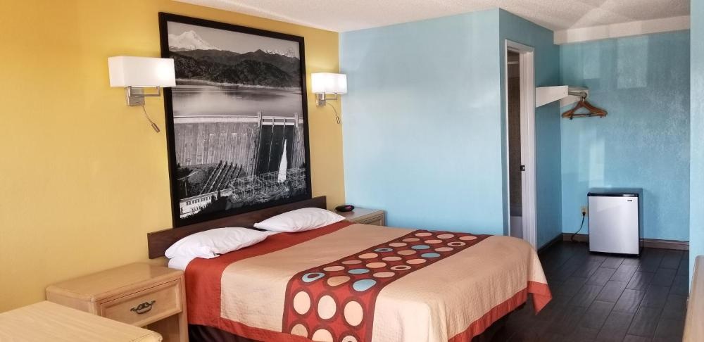 King Room with Mobility/Hearing Impaired Access - Non-Smoking